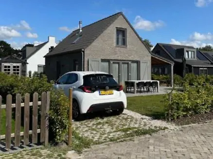 60 Op Recreatiepark De Wielen Holiday home Sint Maarten