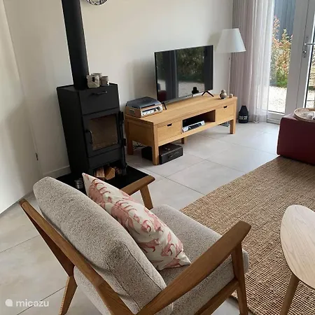 60 Op Recreatiepark De Wielen Holiday home Sint Maarten