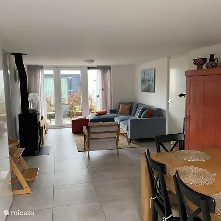 60 Op Recreatiepark De Wielen Holiday home Sint Maarten