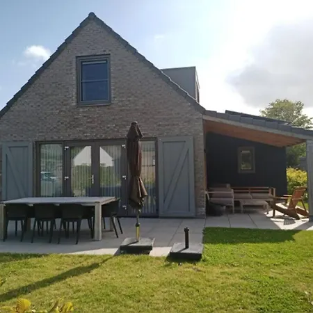 Holiday home 60 Op Recreatiepark De Wielen